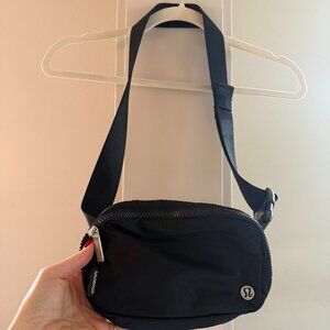 Lululemon Everywhere Belt Bag
